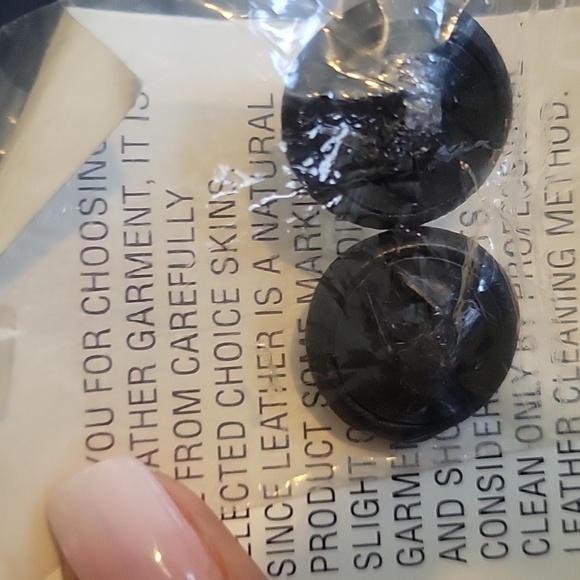 Roaman's Elegant Black Vintage Leather Jacket - Picture 5 of 8